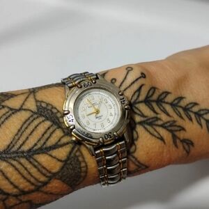 Timex Essentials Indiglo Women's Link Band Analog Watch New Battery Works